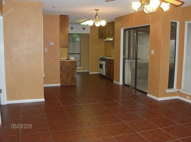 2nd image of 424 Waterford Dr