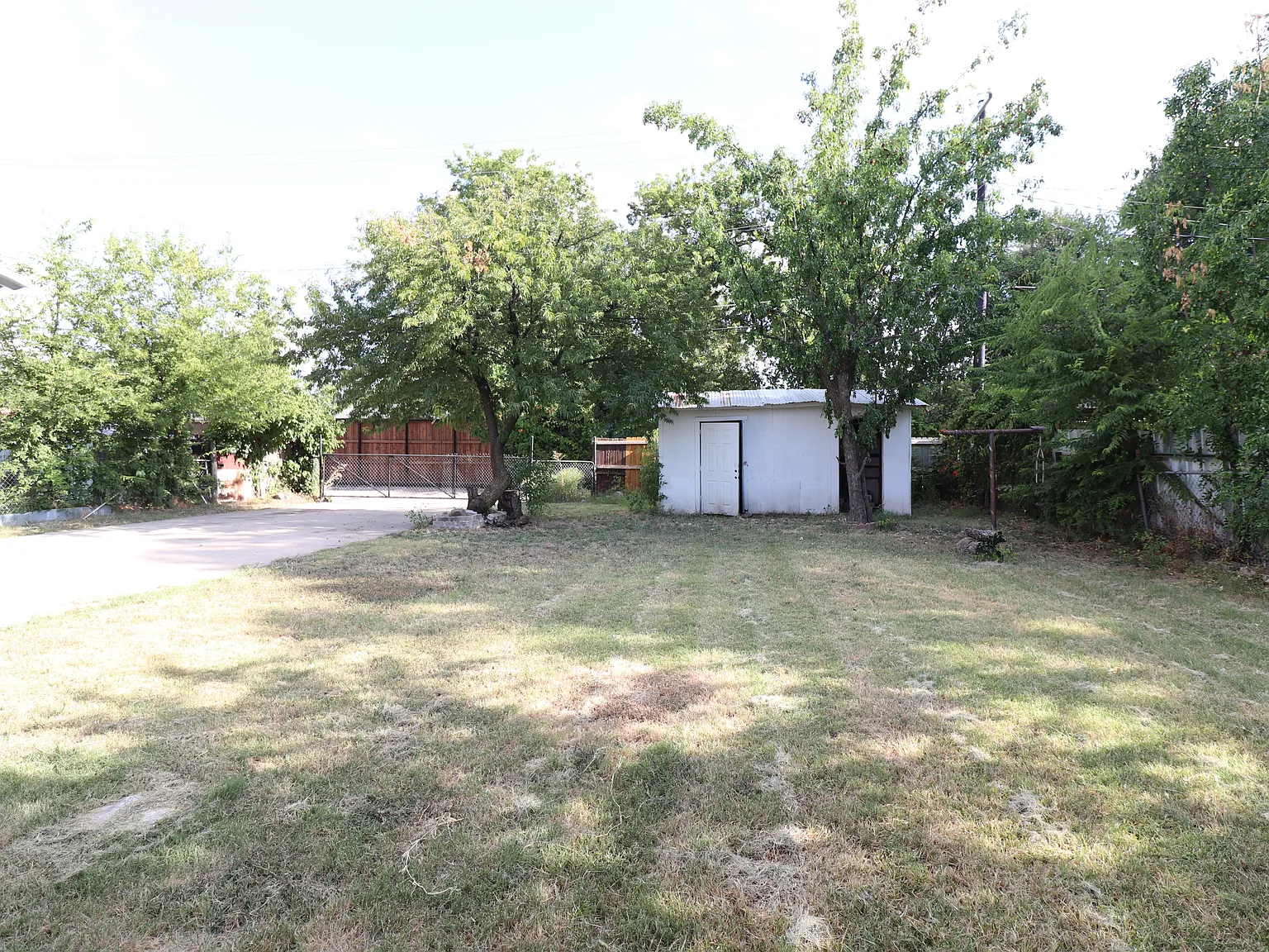 4 bed, 1800 sqft, $2,300 — Photo 3
