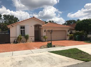 16555 SW 90th St, Miami, FL 33196