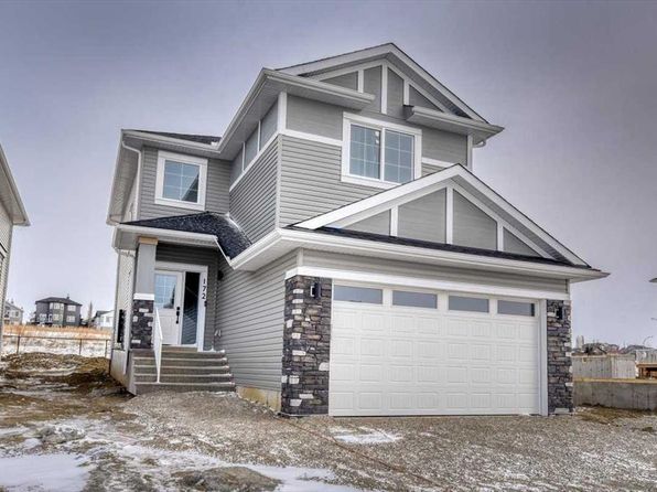 172 E Lakewood Cir, Strathmore, AB T1P 0G9