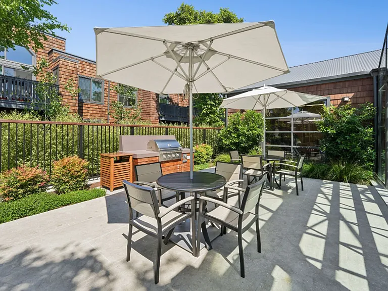 Indian Creek Apartments — Photo 8