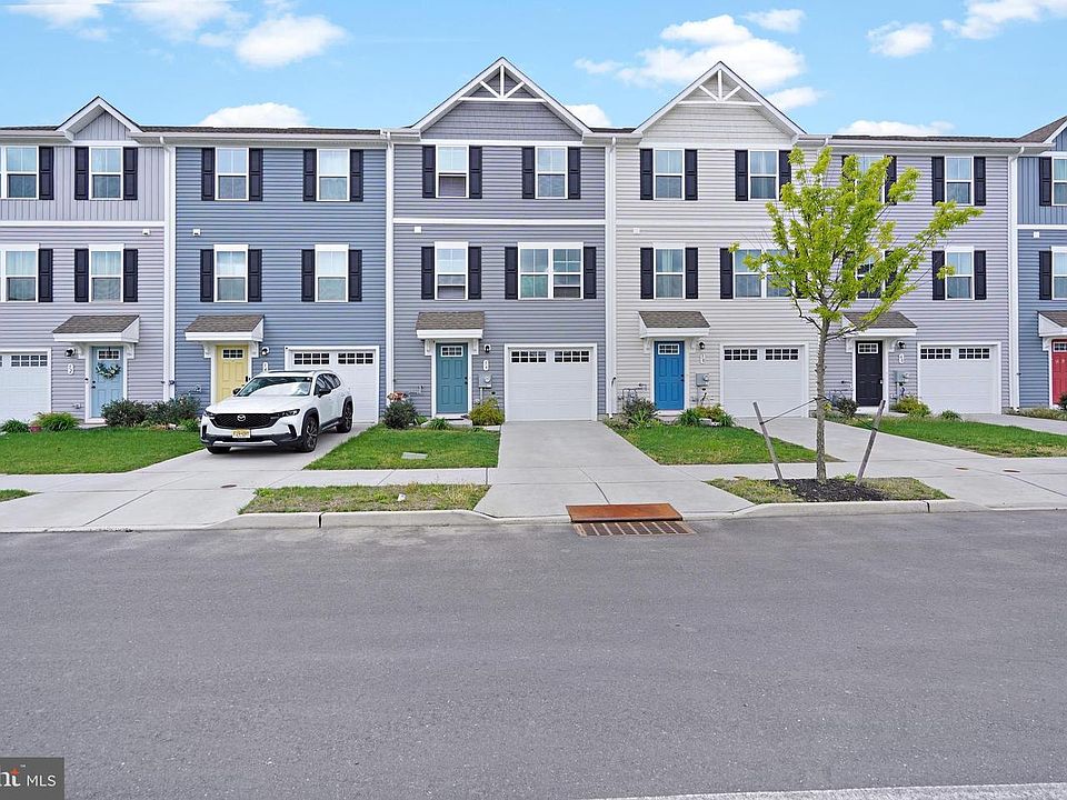 1st image of 56 Rowand Way E