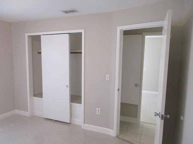 2888 Indianwood Dr — Photo 18