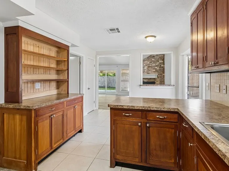 6915 La Mirada Dr — Photo 14