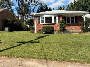 315 Valley View Ave SW, Leesburg, VA 20175