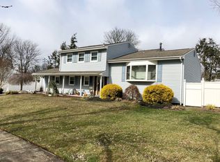 59 Creighton Cir, Old Bridge, NJ 08857