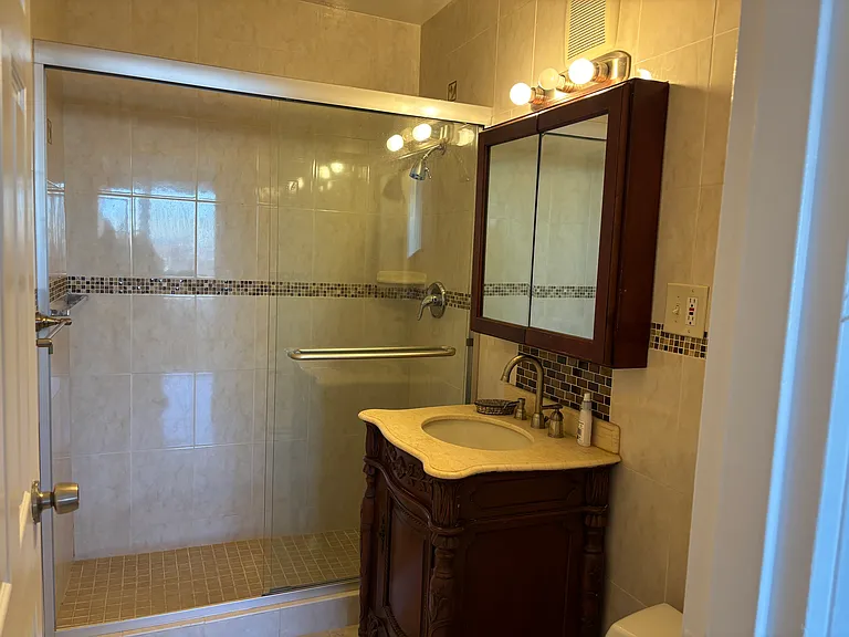 2000 Linwood Ave #14Y — Photo 14