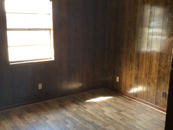 5th image of 418 Ann Dr