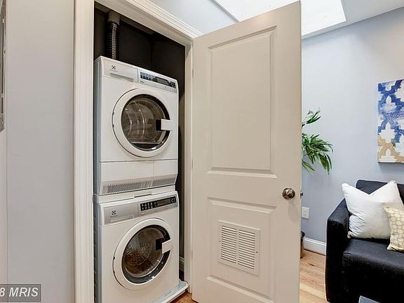 In Unit Washer and Dryer