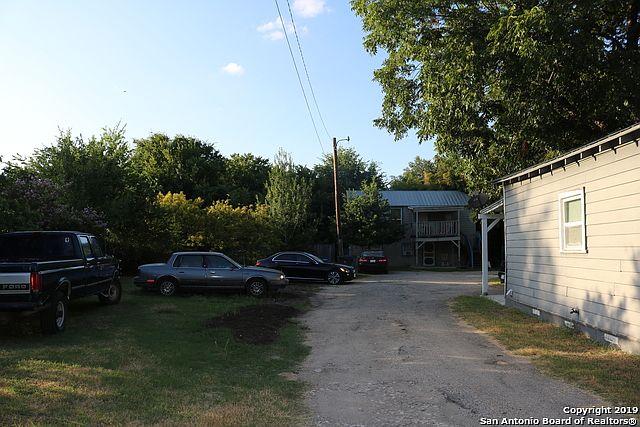 1st image of 504 E Kingsbury St