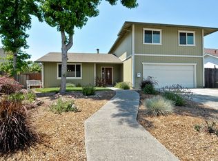 1667 Oneel Dr, Petaluma, CA 94954