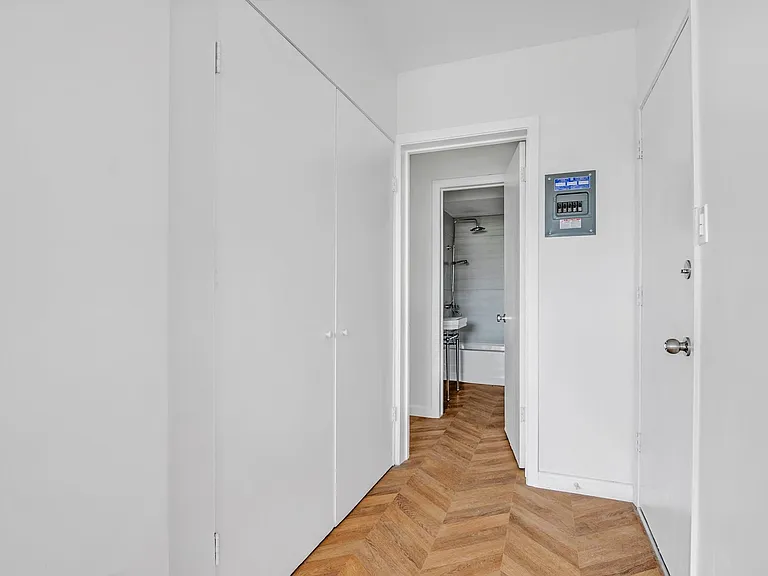542 Glenrock Ave — Photo 34