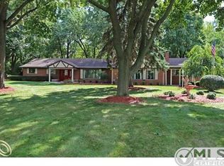 2021 Charnwood Dr, Troy, MI 48098