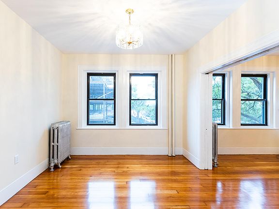 3rd image of 133 Cypress St #H-1