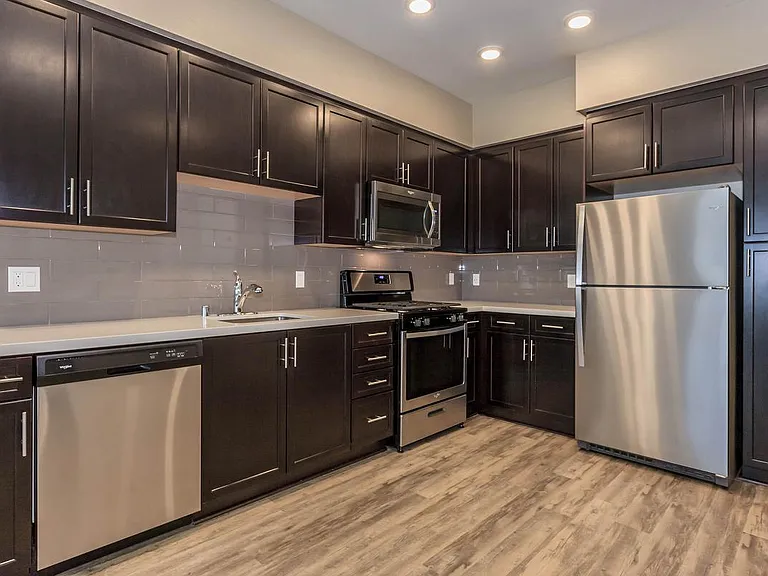 Esencia Sur Apartment Homes — Photo 32