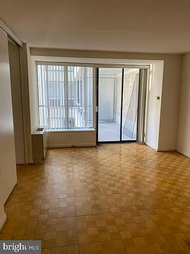 224 W Rittenhouse Sq Photo 1