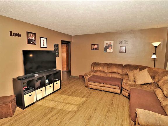 3rd image of 618 Loves Park Dr