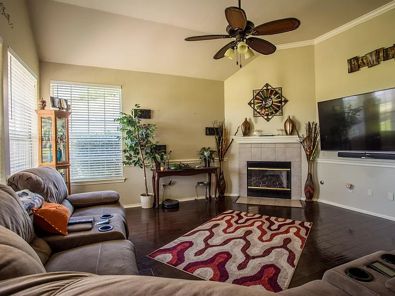 2713 Butler National Dr — Photo 12