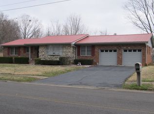 108 Woodmont Dr, Hopkinsville, KY 42240