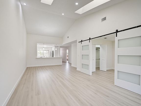 3rd image of 7916 LA MIRADA Drive