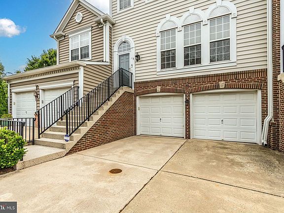 3rd image of 13 Addison Ct