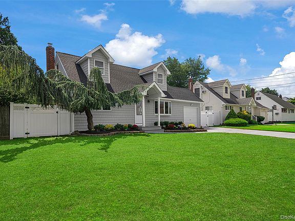 3rd image of 126 Lambert Avenue
