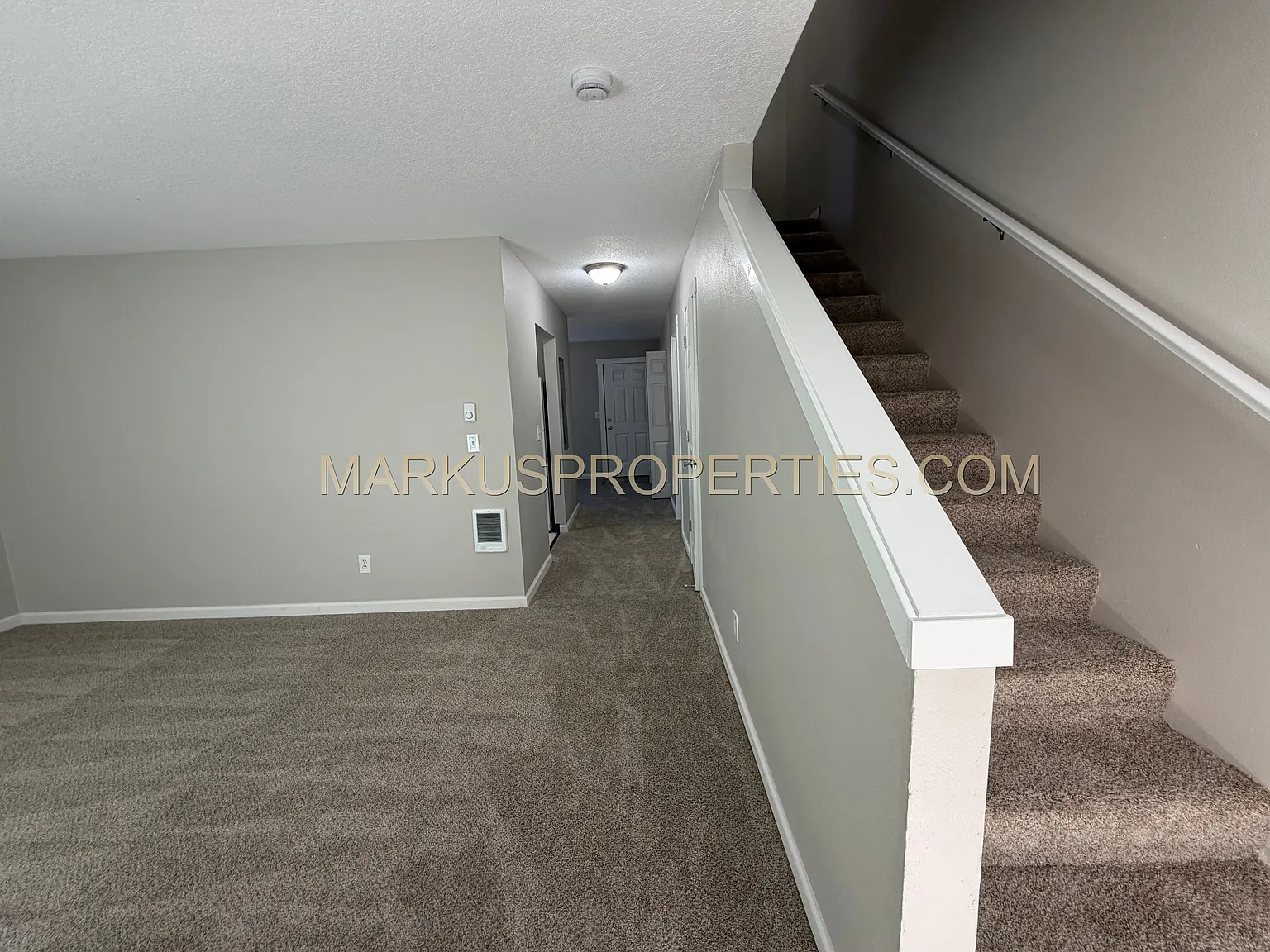 3 bed, 1.5 bath, 1300 sqft, $1,895 — Photo 3