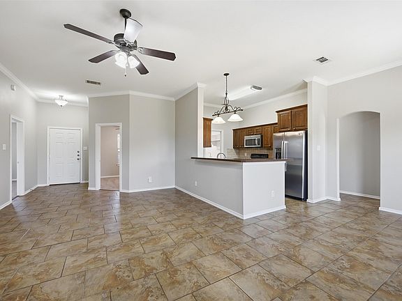 3rd image of 309 Highmeadow Rd