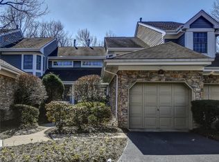21 Brookwood Ct, Princeton, NJ 08540