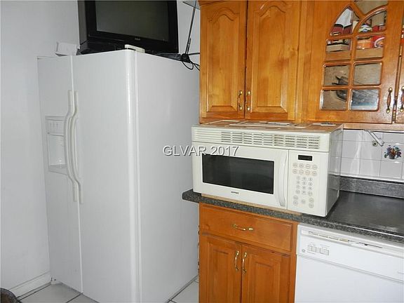 4th image of 4301 Esmeralda Ave