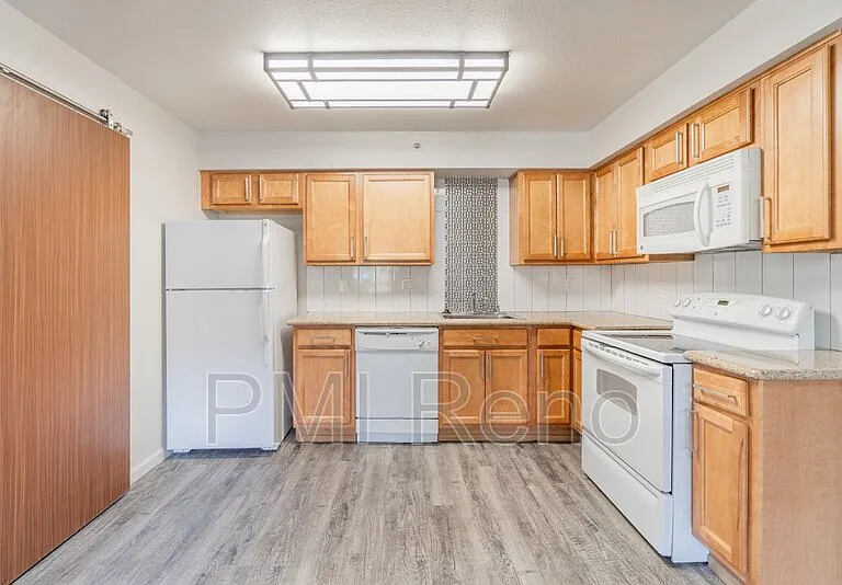 645 S Virginia St #3 — Photo 12