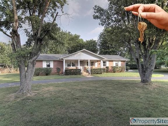 2nd image of 607 Woodmont Dr
