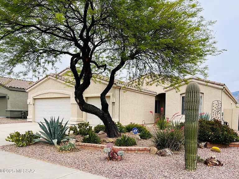 371 W Sacaton Canyon Dr — Photo 1