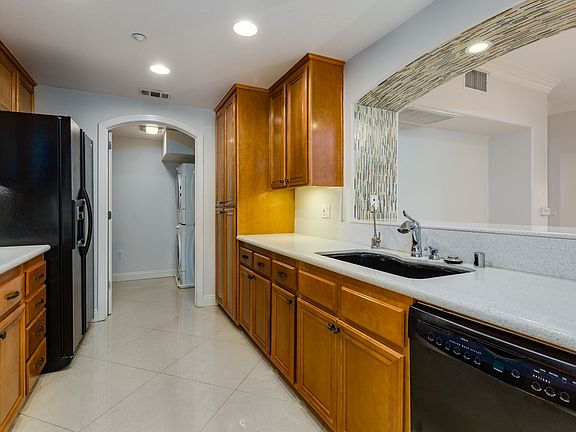 5th image of 301 W G St Unit 314