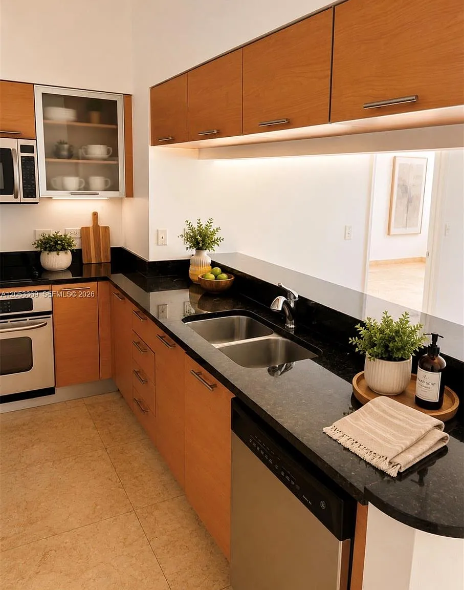 2 bed, 1157 sqft, $3,950 — Photo 2
