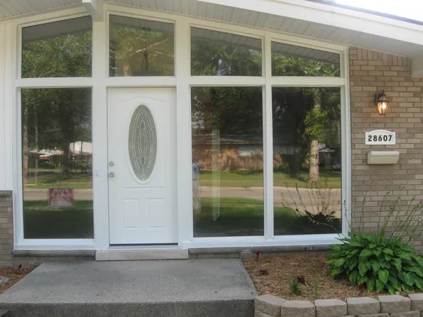 28607 Cunningham Dr, Warren, MI 48092