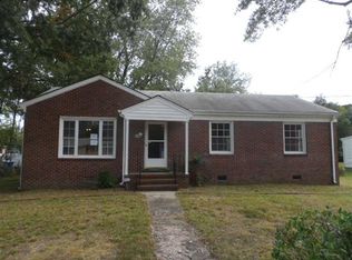 438 Holly Hill Dr, Petersburg, VA 23805