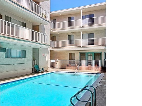 5th image of 5320 Zelzah Ave APT 109