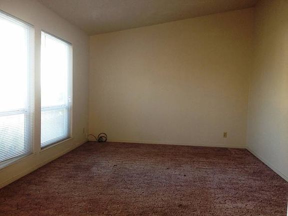 2nd image of 6 Eckert Ct