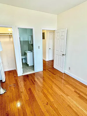 Rented by Amorelli Realty | media 23