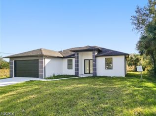 3313 66th St W, Lehigh Acres, FL 33971