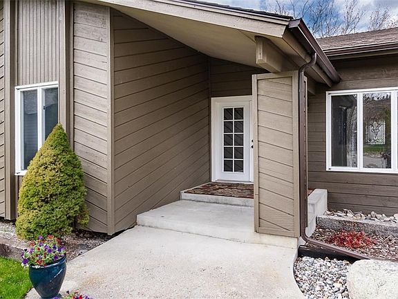 3rd image of 5436 Vardon Pl