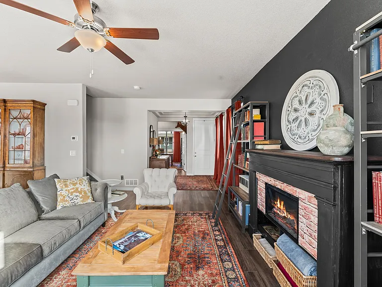 5204 Roundhouse Dr — Photo 8