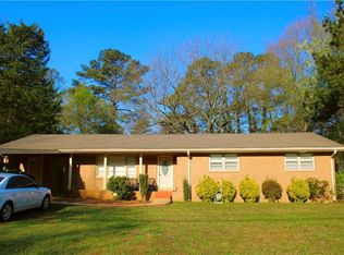 5244 Memorial Ln, Powder Springs, GA 30127