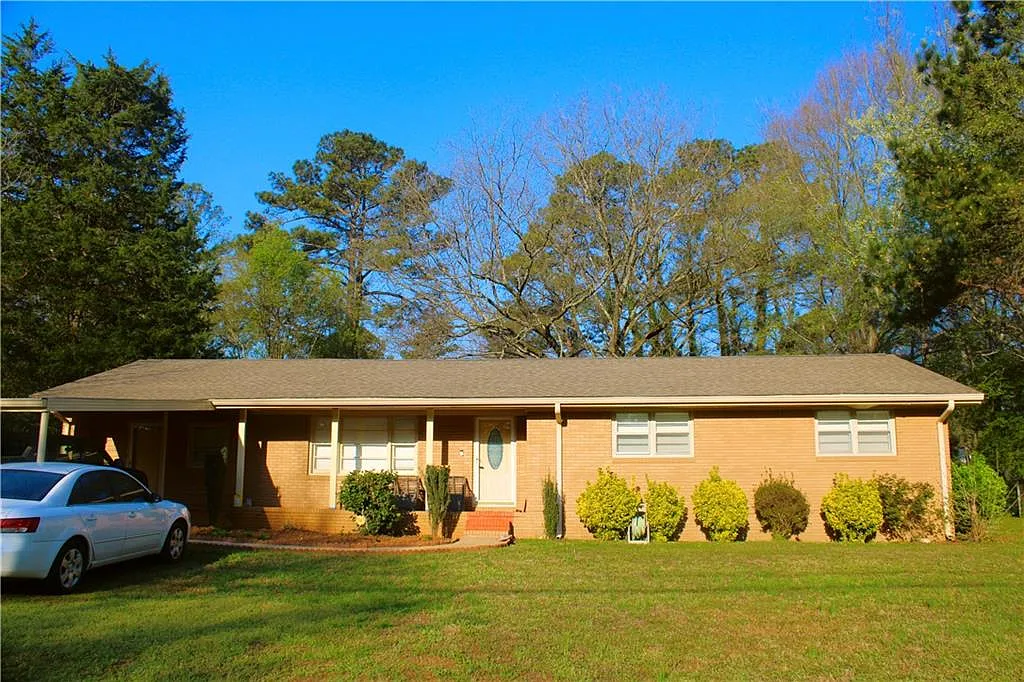 5244 Memorial Ln photo 1