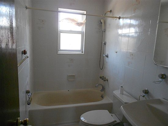 2nd image of 2736 Batchelder St #2