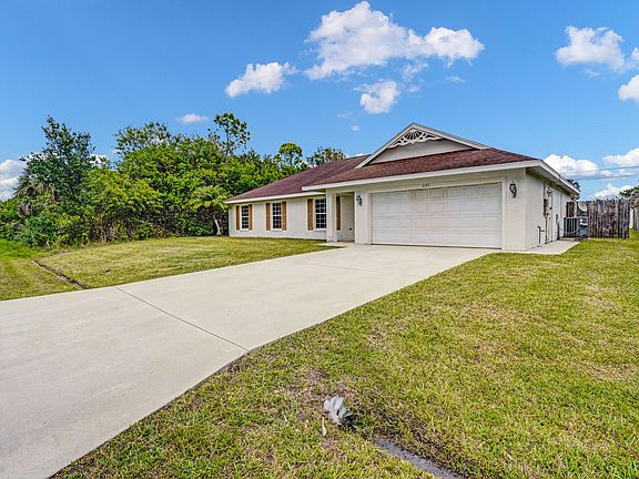 2nd image of 2125 SW Salvatierra Boulevard