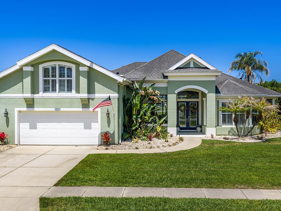 1st image of 1311 Crepe Myrtle Ln