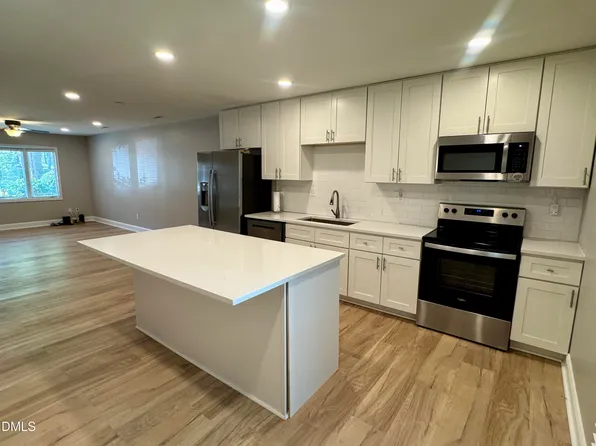 7925 Brown Bark Pl, Raleigh, NC 27615