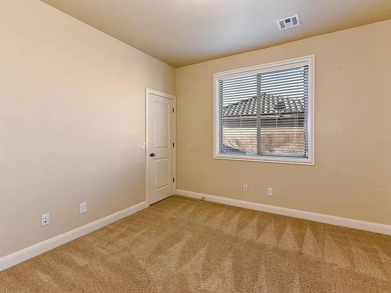 355 E Munich Dr — Photo 10